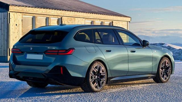 BMW i5 Touring posteriore