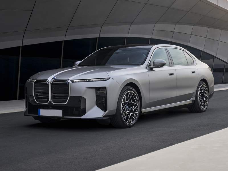 BMW i7 anteriore