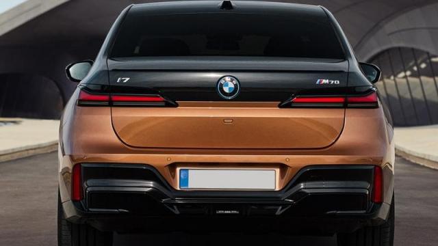 BMW i7 M 3