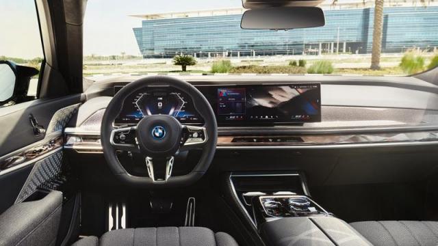 BMW i7 M interni