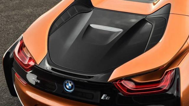 BMW i8 Roadster 2018 posteriore