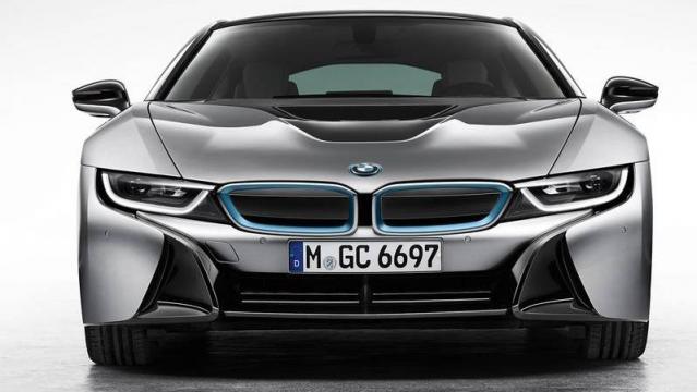 BMW i8 anteriore 2