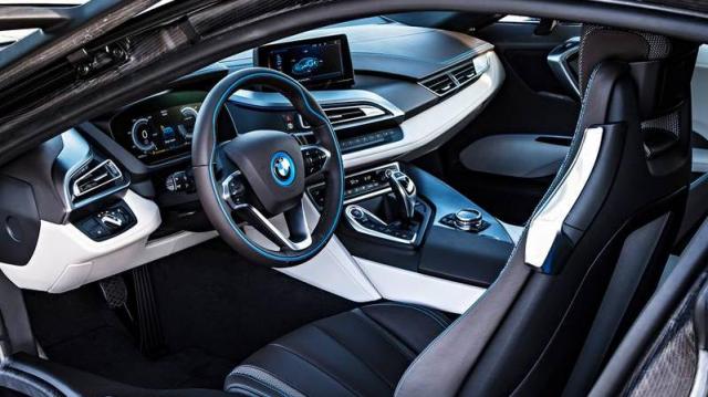 BMW i8 interni