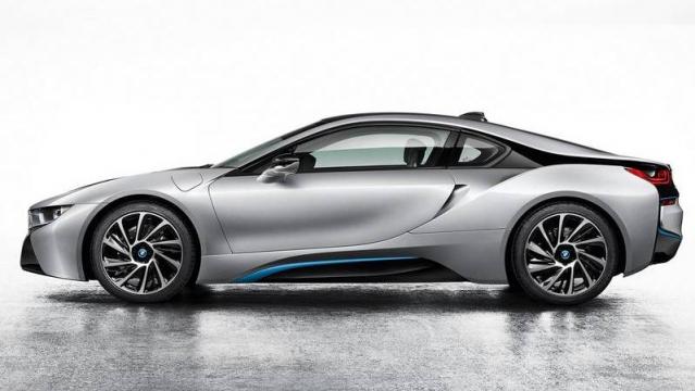 BMW i8 profilo