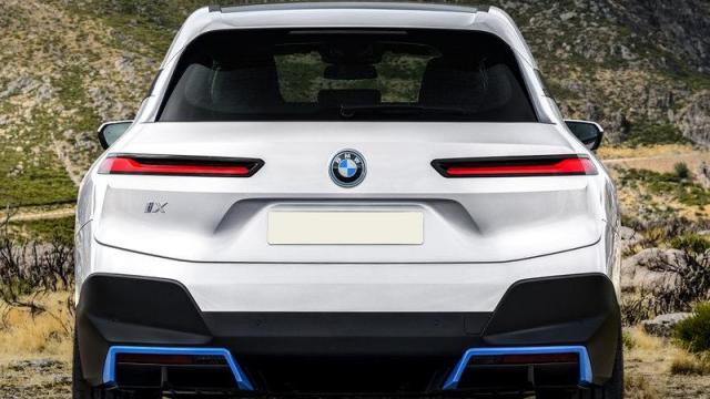 BMW Nuova iX posteriore