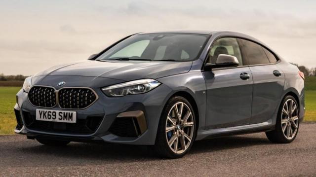 BMW M2 Grand Coupé grigia