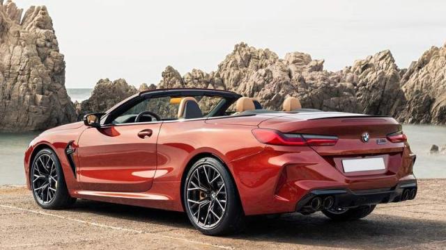 BMW M8 Cabrio scoperta