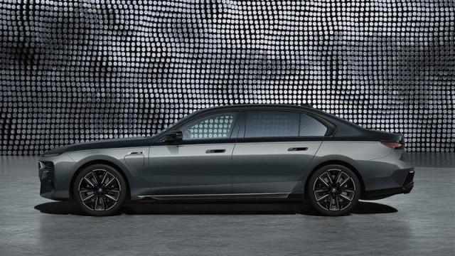 BMW Nuova Serie 7 profilo