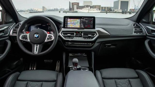 BMW X4 M interni