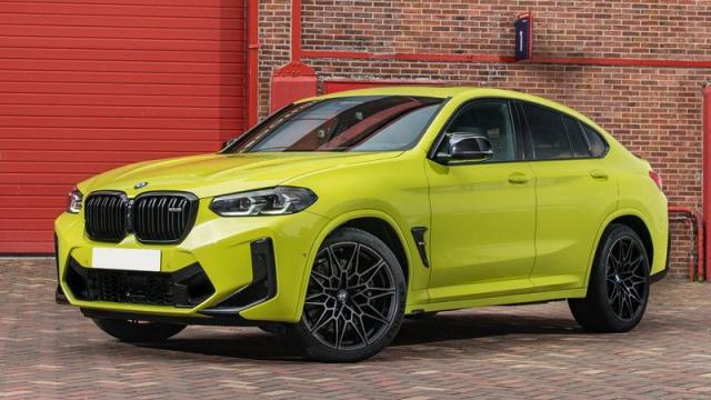 BMW X4 M tre quarti anteriore