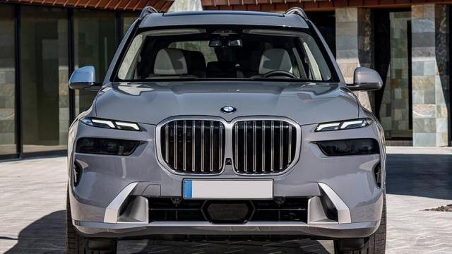 BMW Nuova X7 3