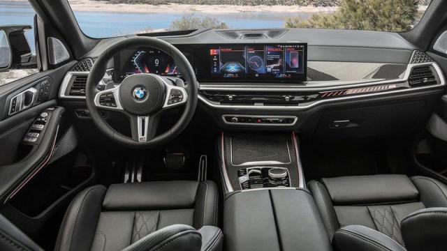 BMW Nuova X7 M