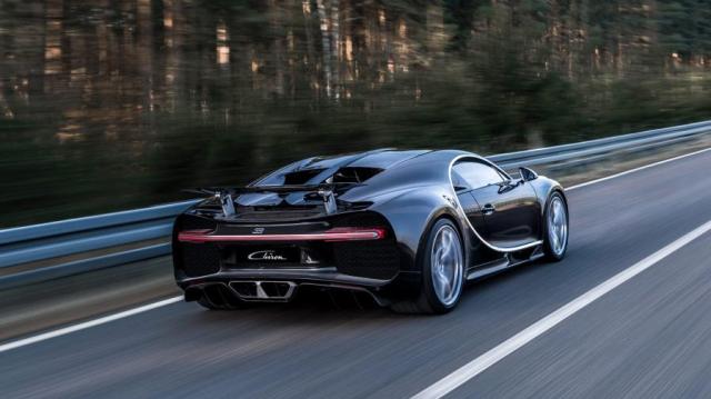 Bugatti Chiron velocità massima