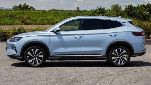 BYD Seal U profilo