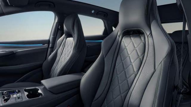 BYD Sealion 7 1