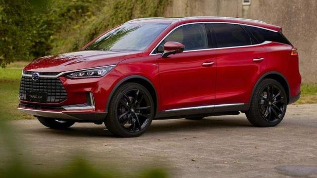 BYD TANG anteriore