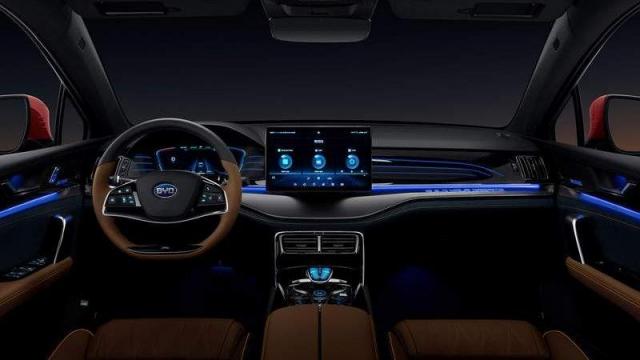 BYD TANG volante