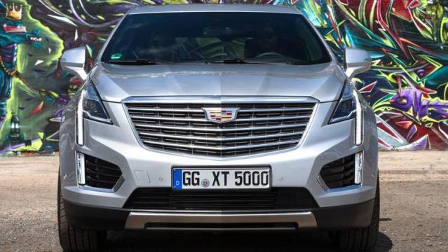 Cadillac XT5 anteriore