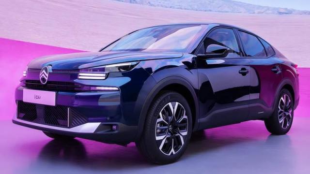 Citroen Nuova ë-C4 X anteriore