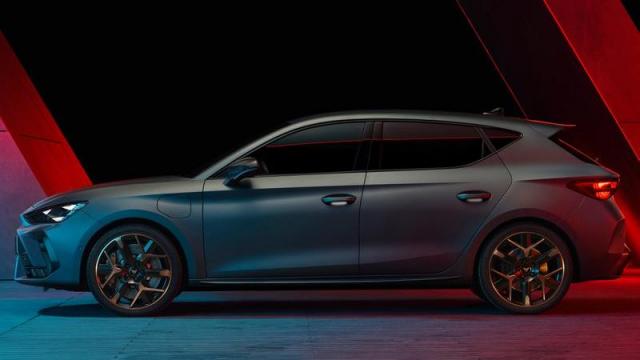 Cupra Nuova Leon profilo