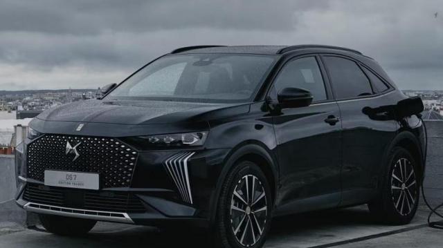DS DS 7 E-Tense strada