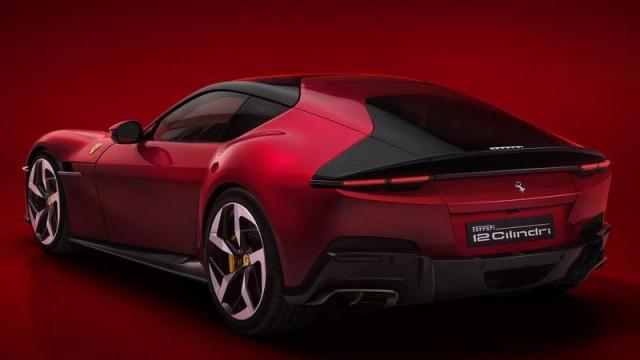 Ferrari 12Cilindri posteriore