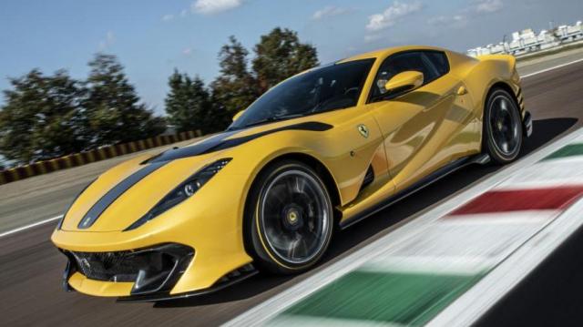 Ferrari 812 Competizione A laterale