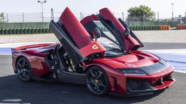 Ferrari F80 ambiente