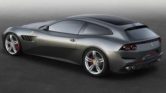 Ferrari GTC4Lusso posteriore profilo