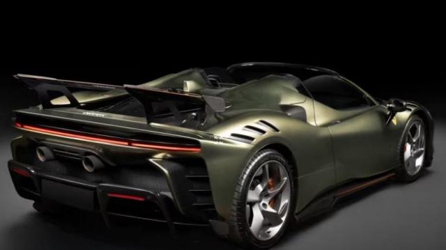 Ferrari SF90 XX Spider laterale