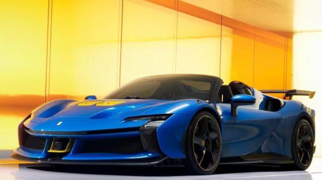 Ferrari SF90 XX Spider statica