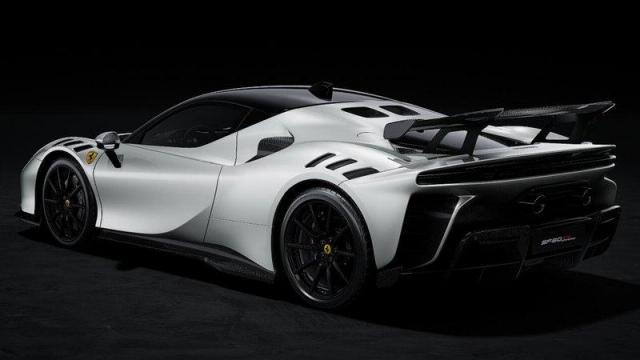 Ferrari SF90 XX Stradale posteriore