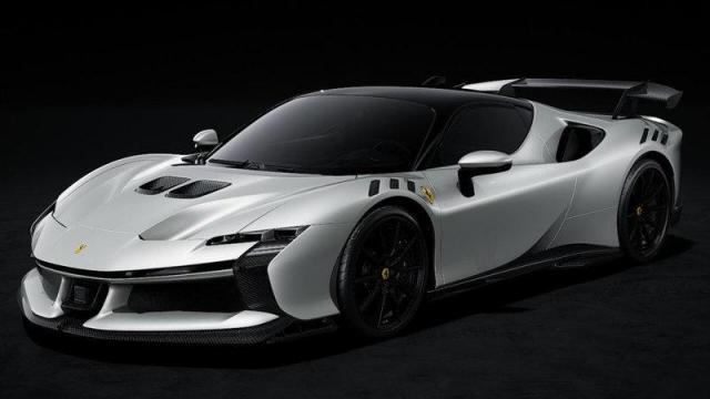 Ferrari SF90 XX Stradale anteriore