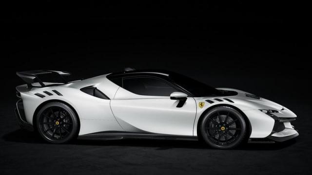 Ferrari SF90 XX Stradale profilo