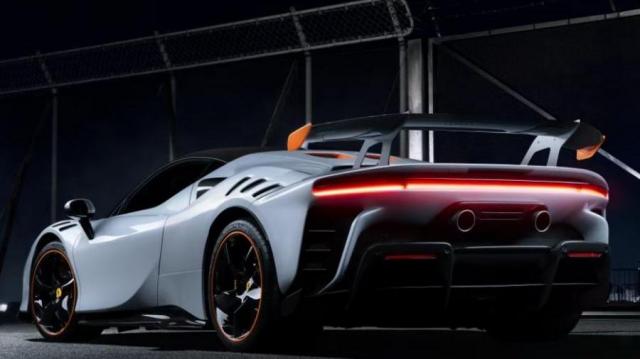 Ferrari SF90 XX Stradale grigia