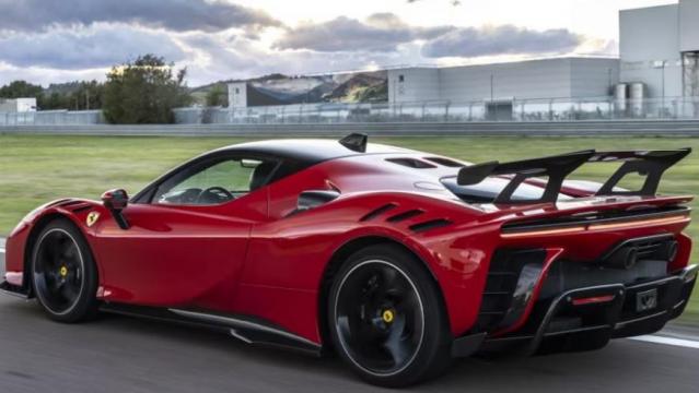 Ferrari SF90 XX Stradale posteriore