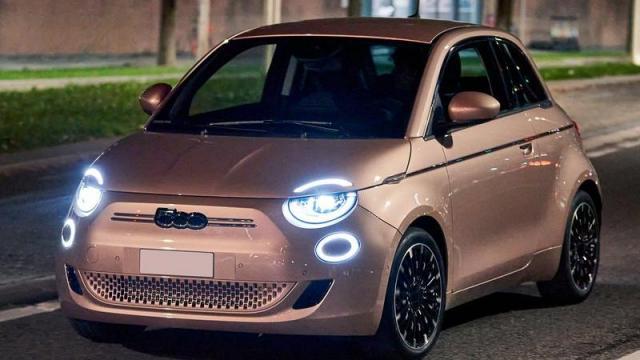 FIAT 500 Electric 3 1 tre quarti anteriore 1