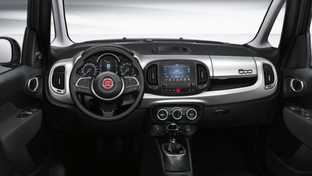 Fiat 500 L interni