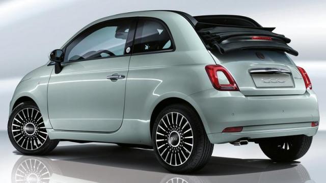 FIAT 500C Hybrid tre quarti posteriore