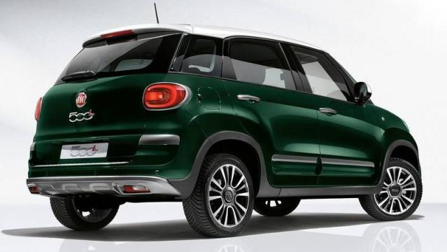 FIAT Nuova 500L Cross tre quarti posteriore