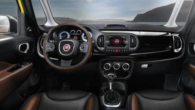 FIAT 500L Trekking 4