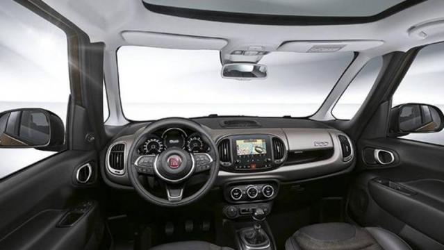 FIAT Nuova 500L Wagon interni