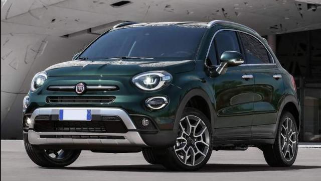 FIAT 500X Cross tre quarti anteriore