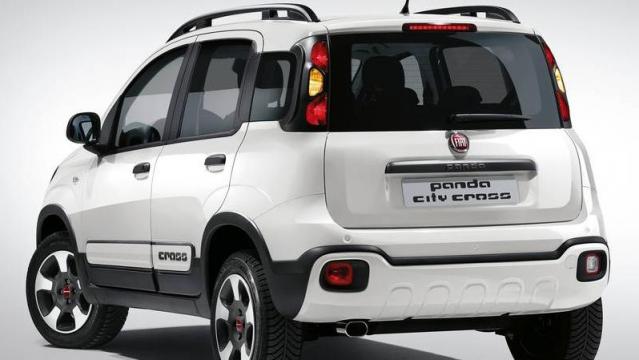 FIAT Panda City Cross tre quarti posteriore