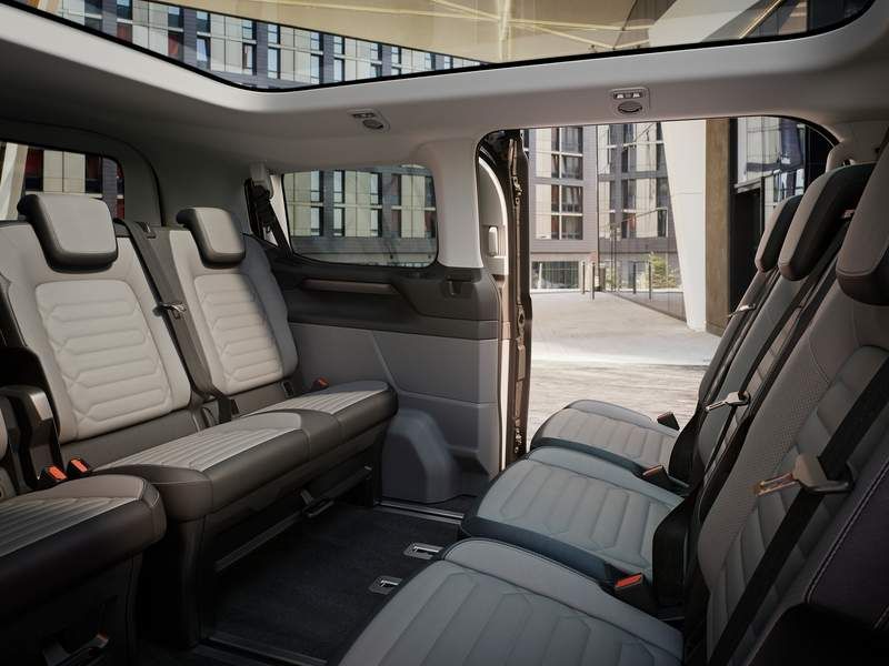 Ford E-Tourneo Custom 1