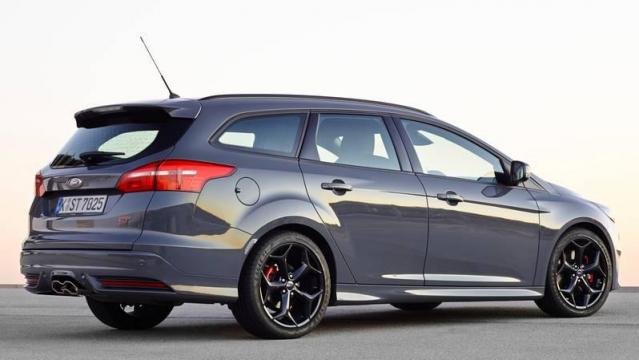 Ford Focus ST Wagon profilo