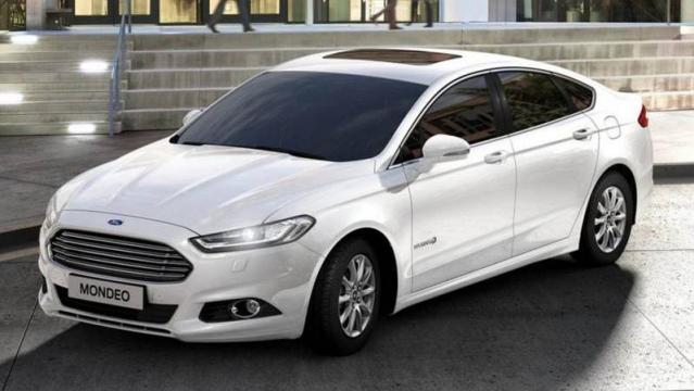 Ford Mondeo 4 porte immagini