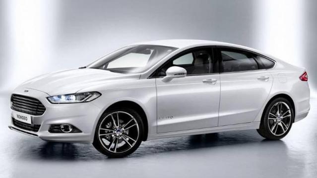 Ford Mondeo 4 porte