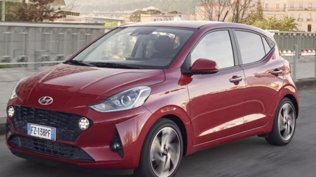 Hyundai i10 rossa