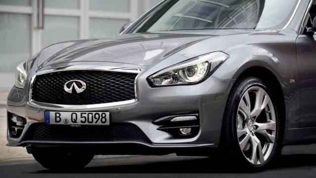 Infiniti Q70 anteriore 2